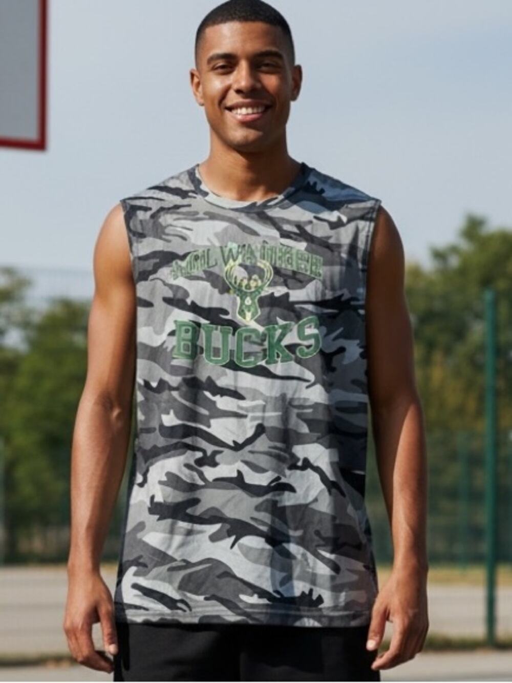 GIANNIS ANTETOKOUNMPO 34 Milwaukee Bucks Men’s Large Camo Jersey Shirt